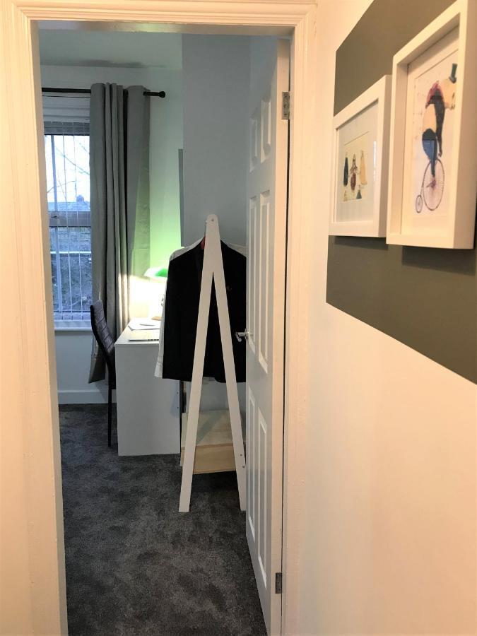 Stylish Modern 3-Bed House Nr Manchester City Ctr Whitefield Extérieur photo