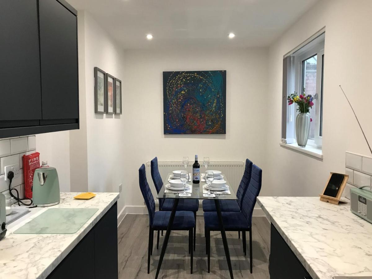 Stylish Modern 3-Bed House Nr Manchester City Ctr Whitefield Extérieur photo