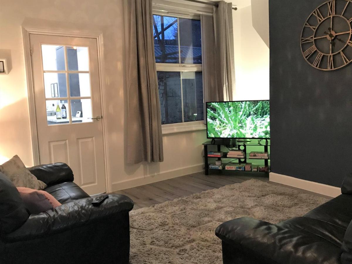 Stylish Modern 3-Bed House Nr Manchester City Ctr Whitefield Extérieur photo