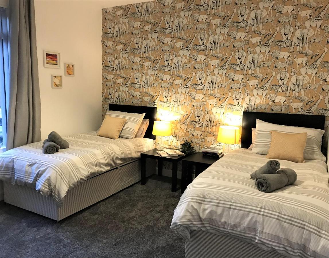 Stylish Modern 3-Bed House Nr Manchester City Ctr Whitefield Extérieur photo
