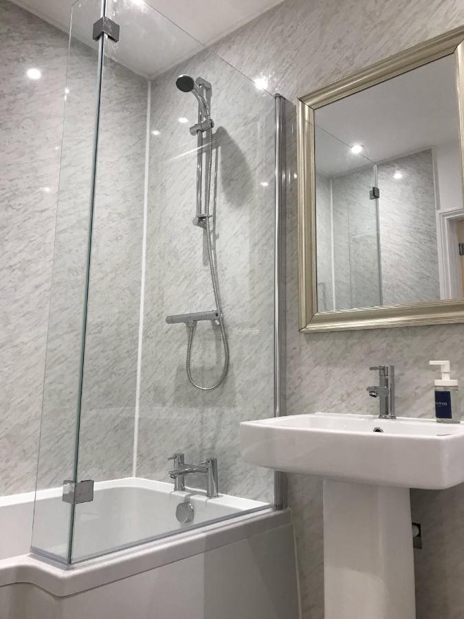 Stylish Modern 3-Bed House Nr Manchester City Ctr Whitefield Extérieur photo