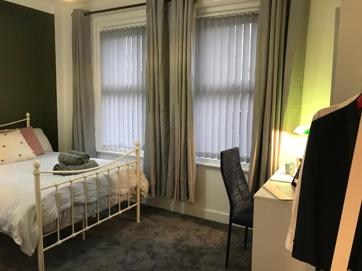 Stylish Modern 3-Bed House Nr Manchester City Ctr Whitefield Extérieur photo