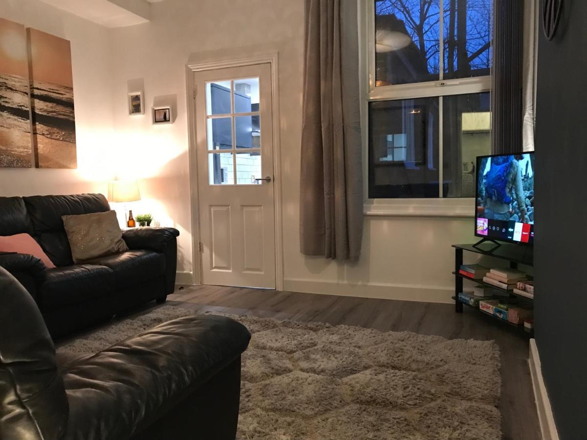 Stylish Modern 3-Bed House Nr Manchester City Ctr Whitefield Extérieur photo